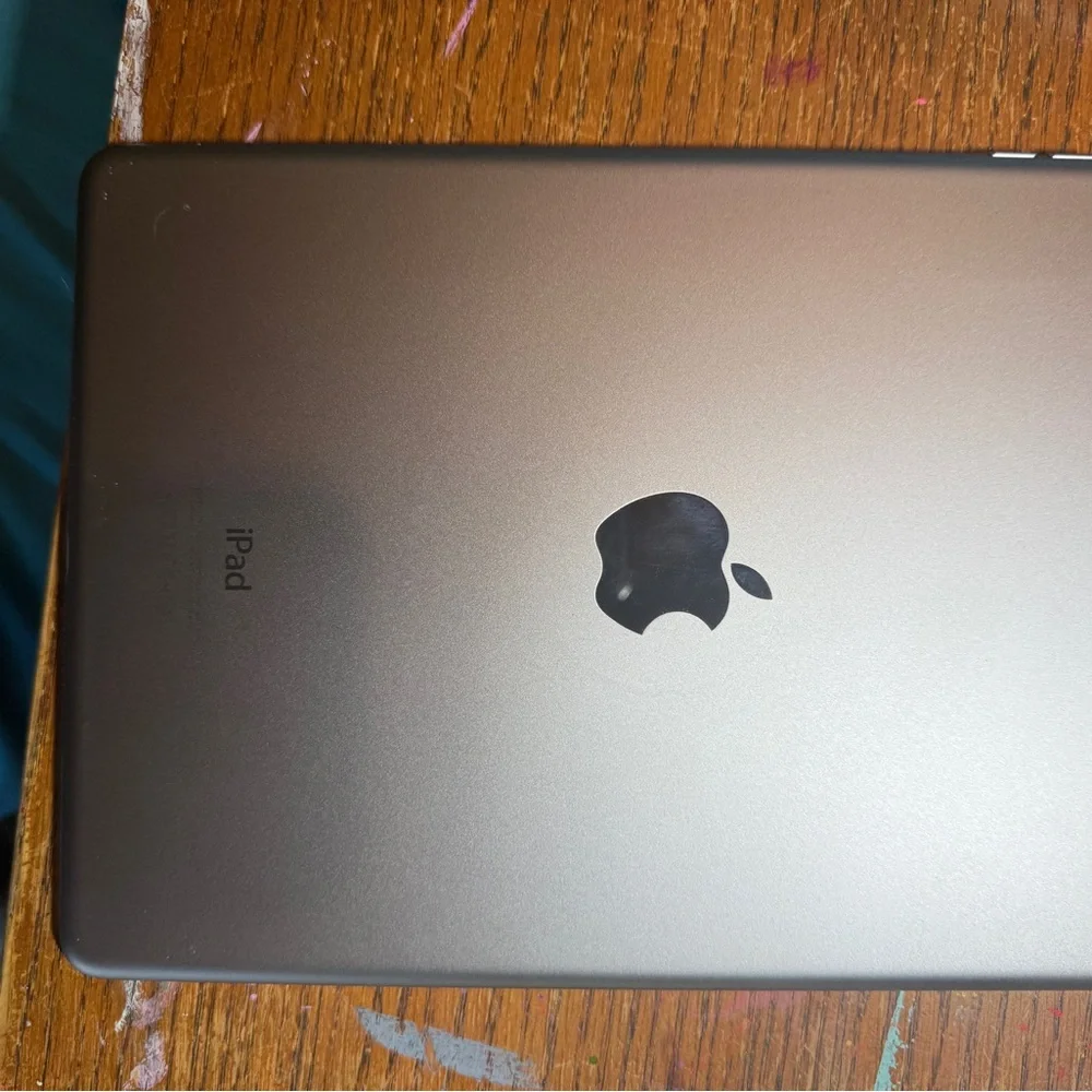 iPad Air 1st Gen 32GB Cellular - Picture 5 of 8